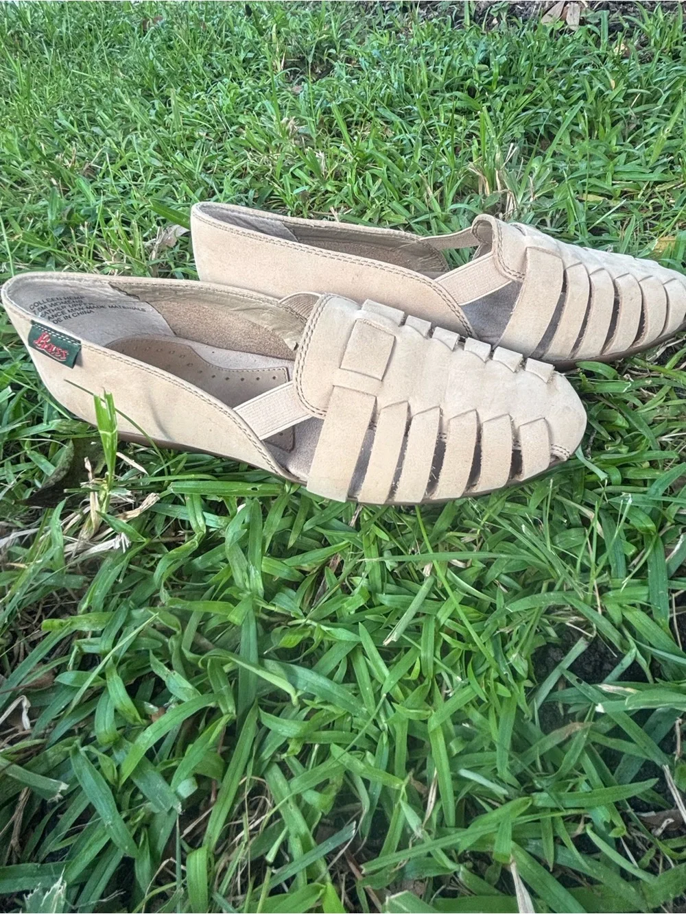 Leather Bass Colleen Hemp huarache-style loafers are a women's size 7.5